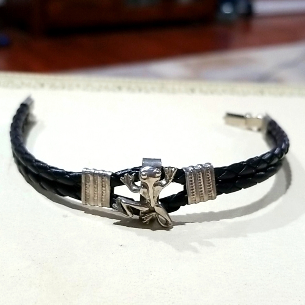 Frog bracelet